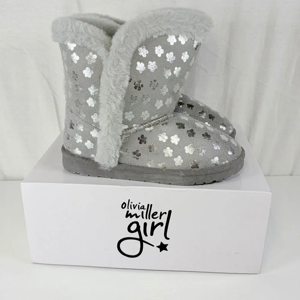 Olivia Miller Girls' Slipper Winter Boots Silver Stars, Faux Fur Gray Size 2